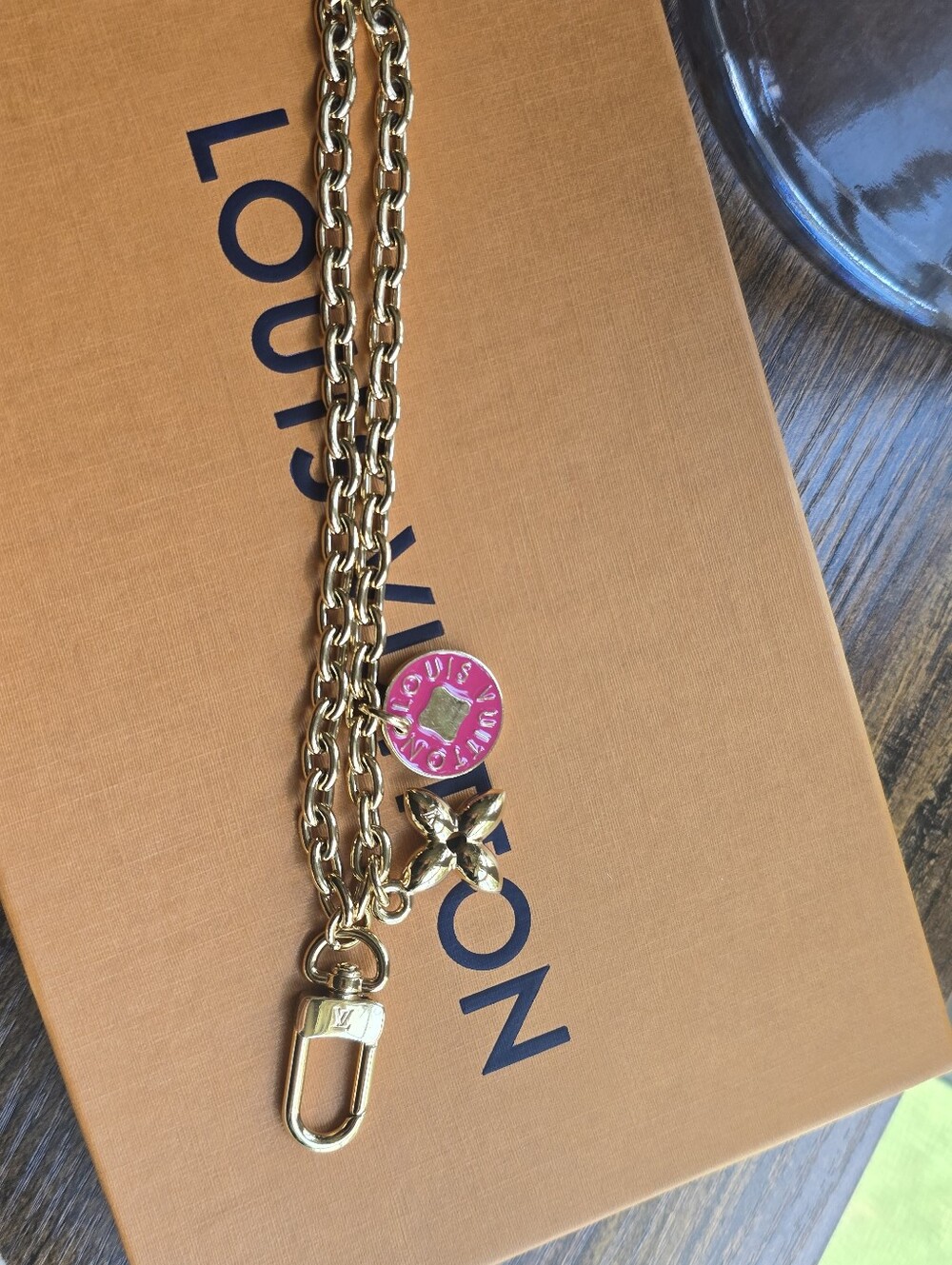 Louis Vuitton x Takashi Murakami Monogram Multicolore Phone Holder and Key Pouch - Picture 12 of 15